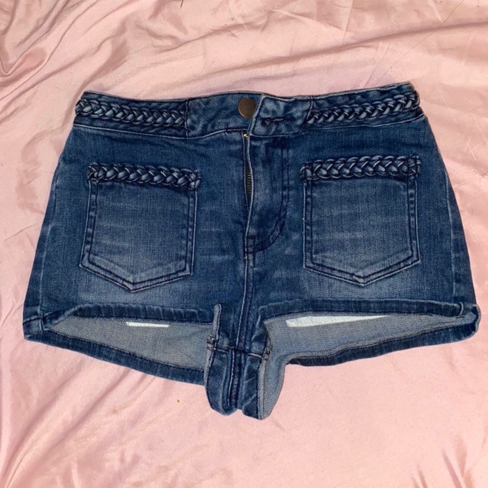 NWOT house of Harlow shorts